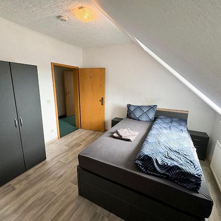 Grosse & Voll Ausgestattete Apartments, Studios, Doppelzimmer, Workspace, Parkplatz, Netflix, Prime & Schnelles Wifi In Ruhiger Lage Mit Garten 루돌슈타트 외부 사진