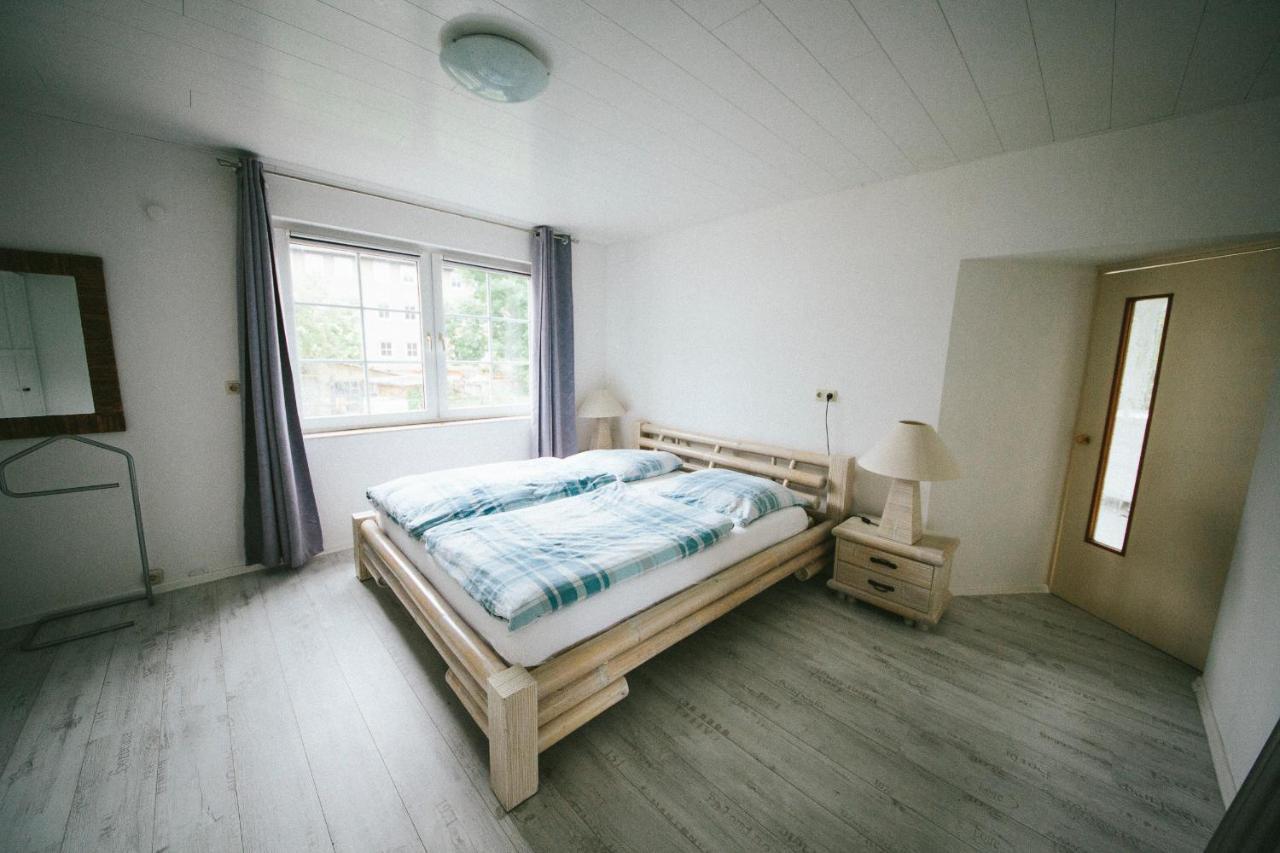 Grosse & Voll Ausgestattete Apartments, Studios, Doppelzimmer, Workspace, Parkplatz, Netflix, Prime & Schnelles Wifi In Ruhiger Lage Mit Garten 루돌슈타트 외부 사진
