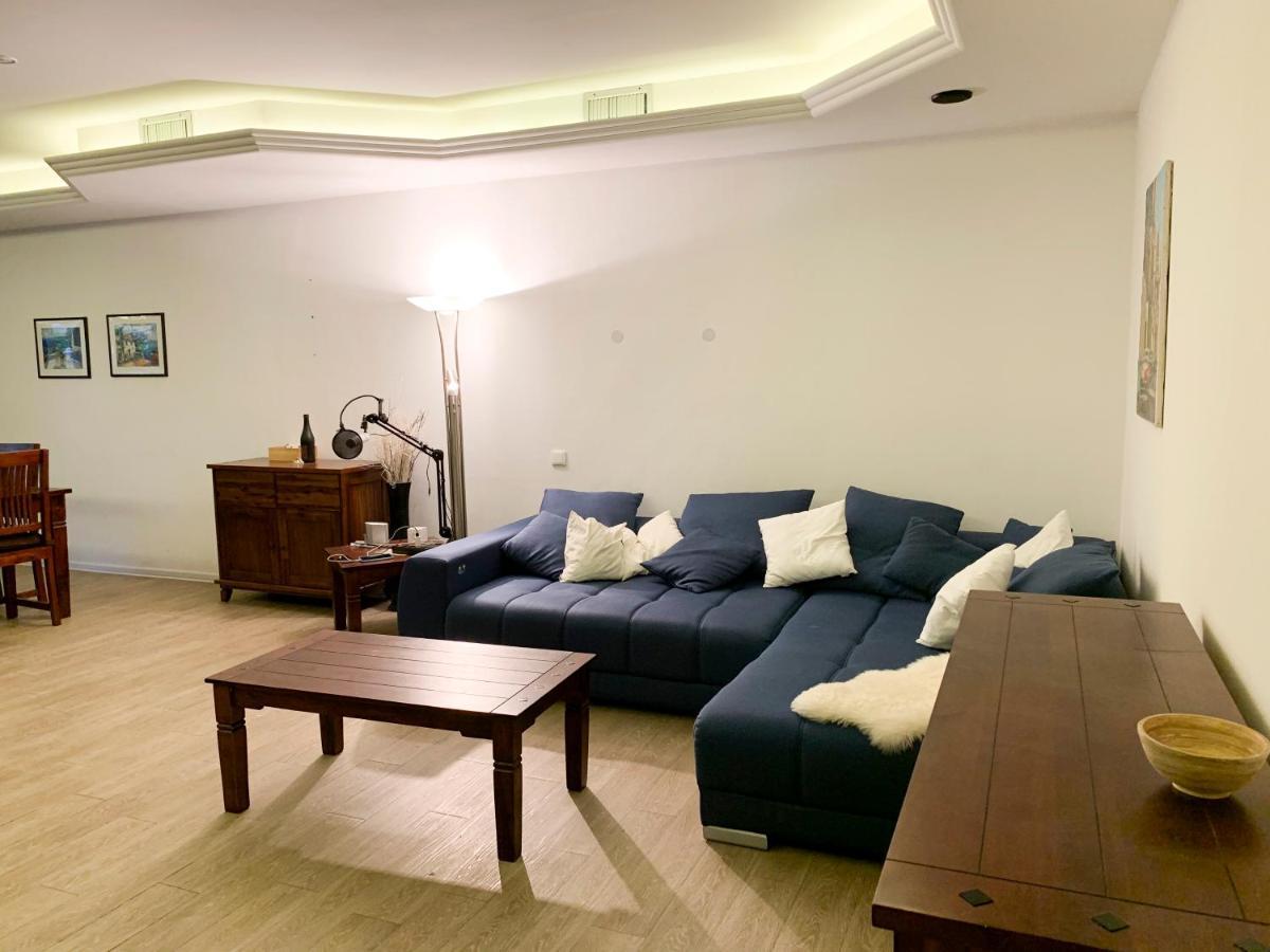 Grosse & Voll Ausgestattete Apartments, Studios, Doppelzimmer, Workspace, Parkplatz, Netflix, Prime & Schnelles Wifi In Ruhiger Lage Mit Garten 루돌슈타트 외부 사진