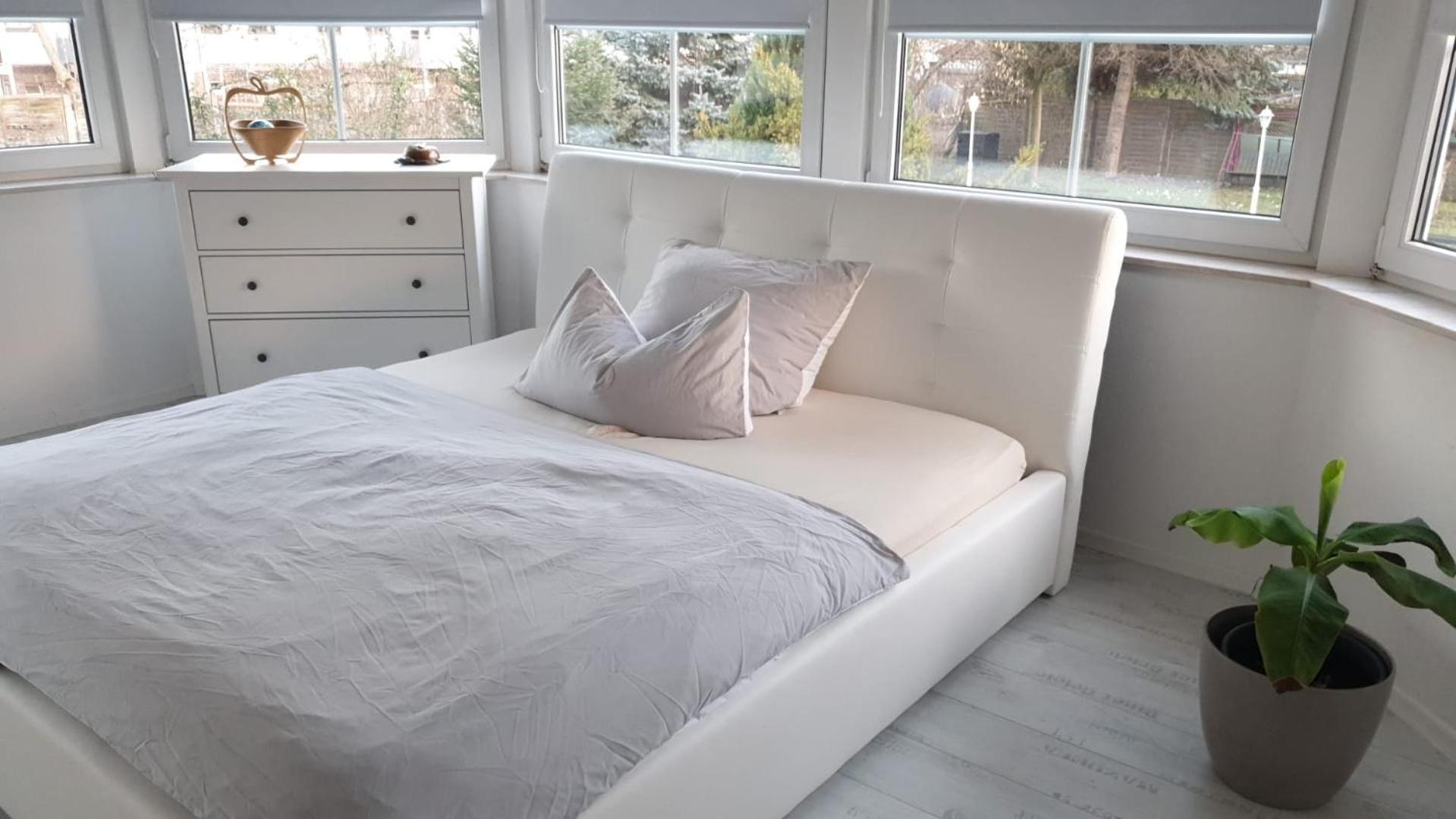 Grosse & Voll Ausgestattete Apartments, Studios, Doppelzimmer, Workspace, Parkplatz, Netflix, Prime & Schnelles Wifi In Ruhiger Lage Mit Garten 루돌슈타트 외부 사진