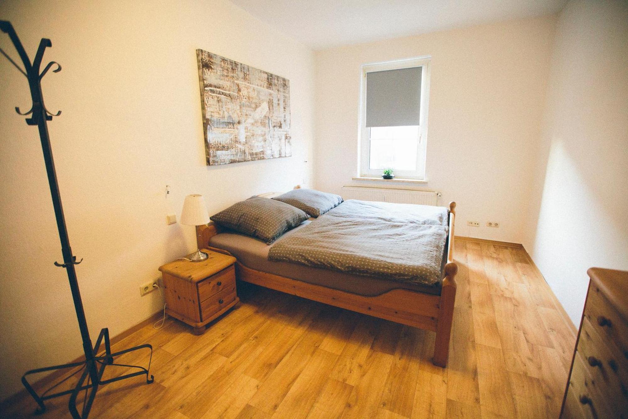 Grosse & Voll Ausgestattete Apartments, Studios, Doppelzimmer, Workspace, Parkplatz, Netflix, Prime & Schnelles Wifi In Ruhiger Lage Mit Garten 루돌슈타트 객실 사진