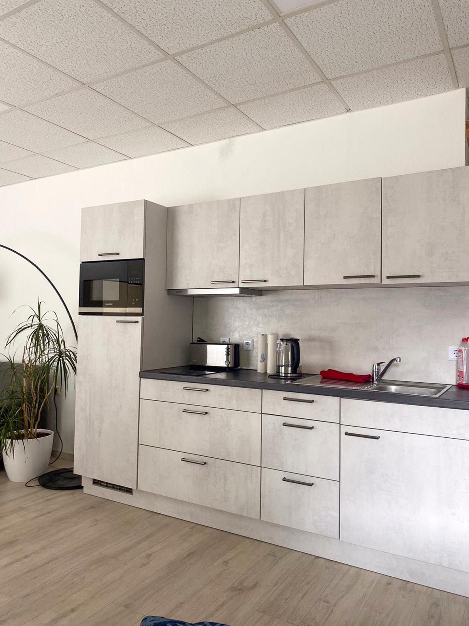 Grosse & Voll Ausgestattete Apartments, Studios, Doppelzimmer, Workspace, Parkplatz, Netflix, Prime & Schnelles Wifi In Ruhiger Lage Mit Garten 루돌슈타트 외부 사진
