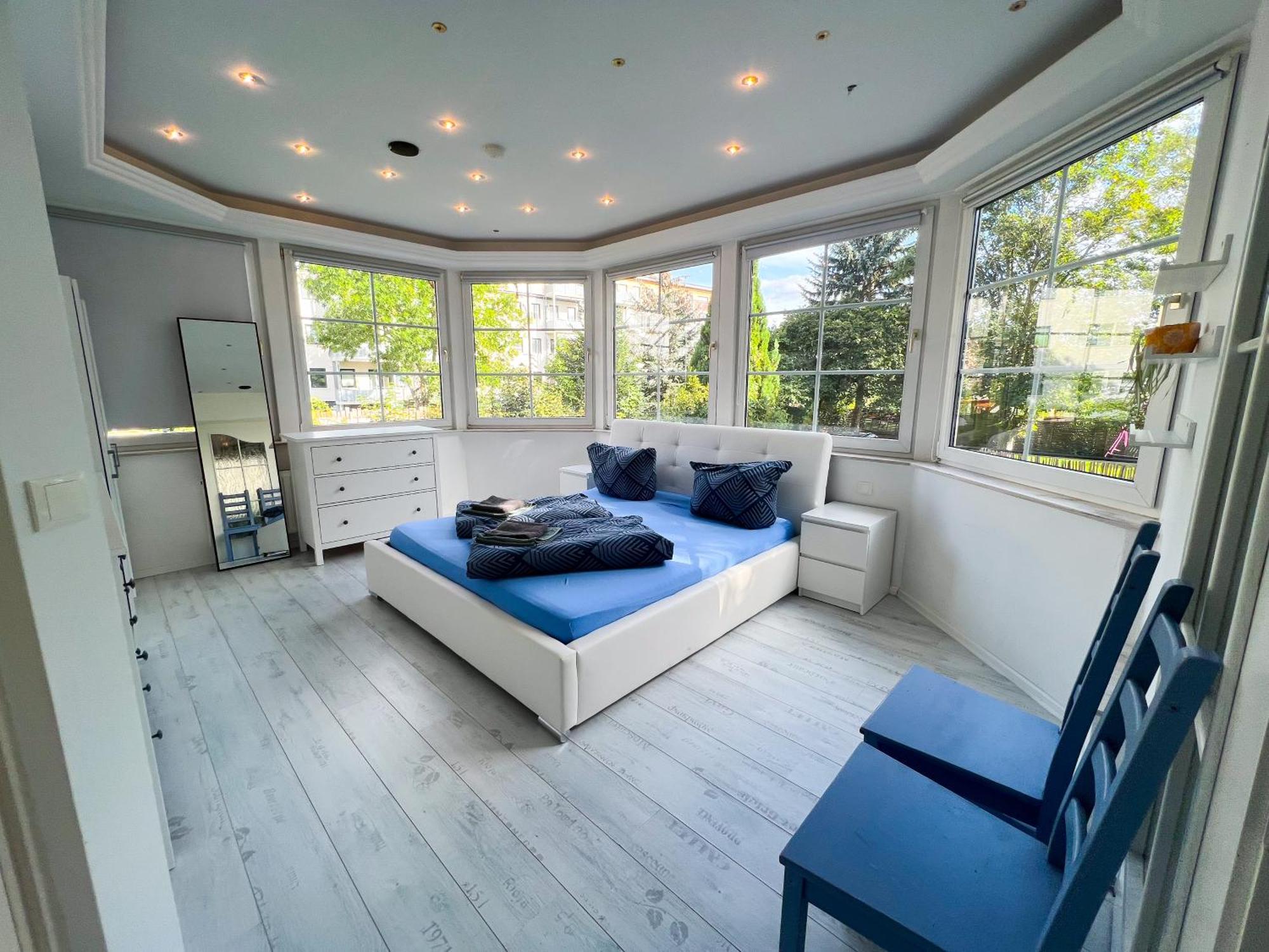 Grosse & Voll Ausgestattete Apartments, Studios, Doppelzimmer, Workspace, Parkplatz, Netflix, Prime & Schnelles Wifi In Ruhiger Lage Mit Garten 루돌슈타트 외부 사진