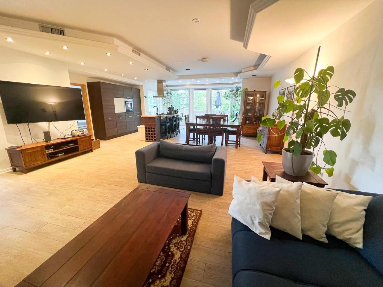 Grosse & Voll Ausgestattete Apartments, Studios, Doppelzimmer, Workspace, Parkplatz, Netflix, Prime & Schnelles Wifi In Ruhiger Lage Mit Garten 루돌슈타트 외부 사진