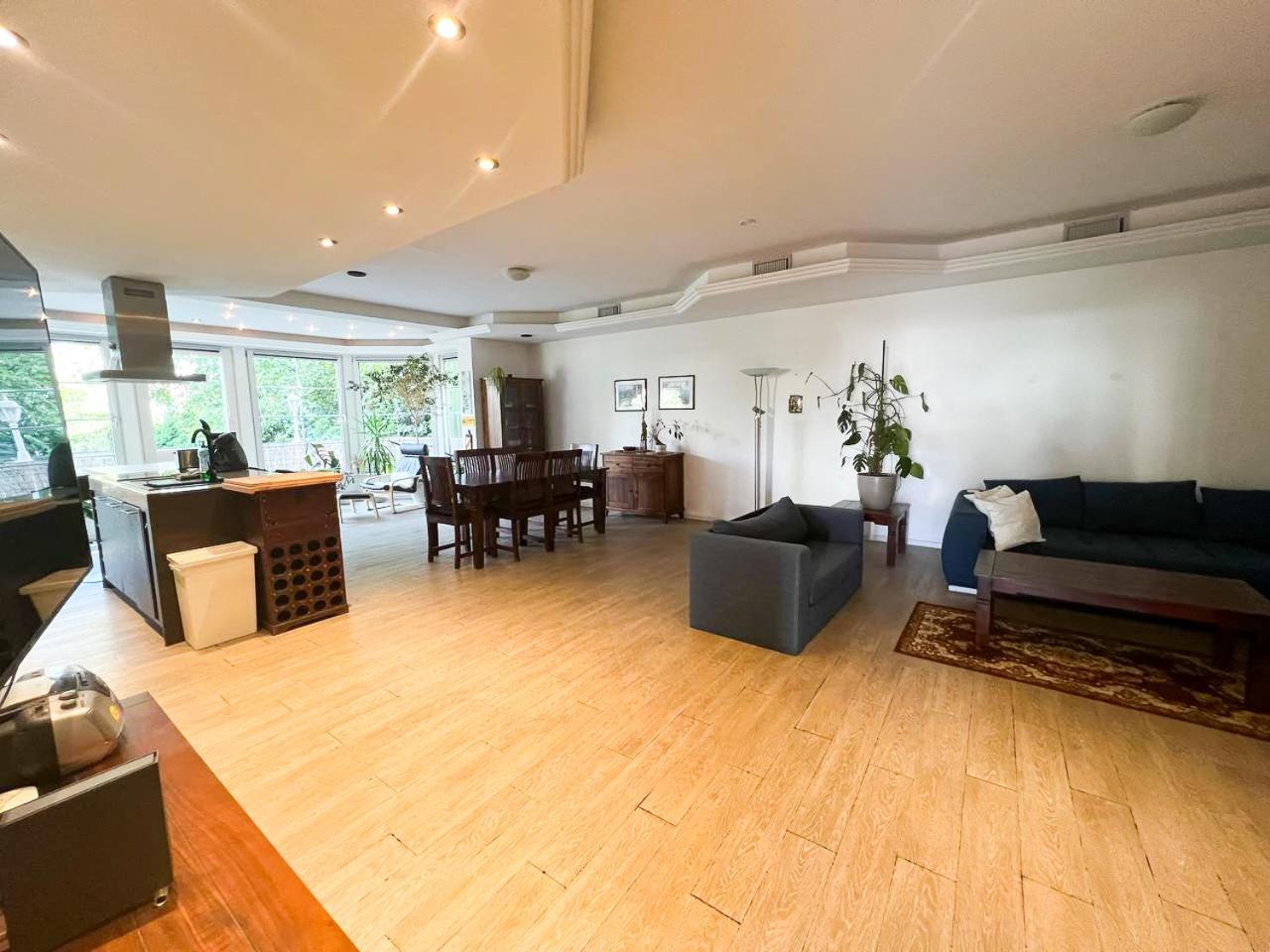 Grosse & Voll Ausgestattete Apartments, Studios, Doppelzimmer, Workspace, Parkplatz, Netflix, Prime & Schnelles Wifi In Ruhiger Lage Mit Garten 루돌슈타트 객실 사진