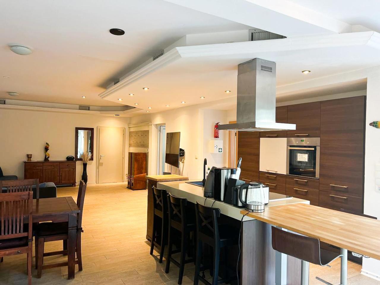 Grosse & Voll Ausgestattete Apartments, Studios, Doppelzimmer, Workspace, Parkplatz, Netflix, Prime & Schnelles Wifi In Ruhiger Lage Mit Garten 루돌슈타트 외부 사진