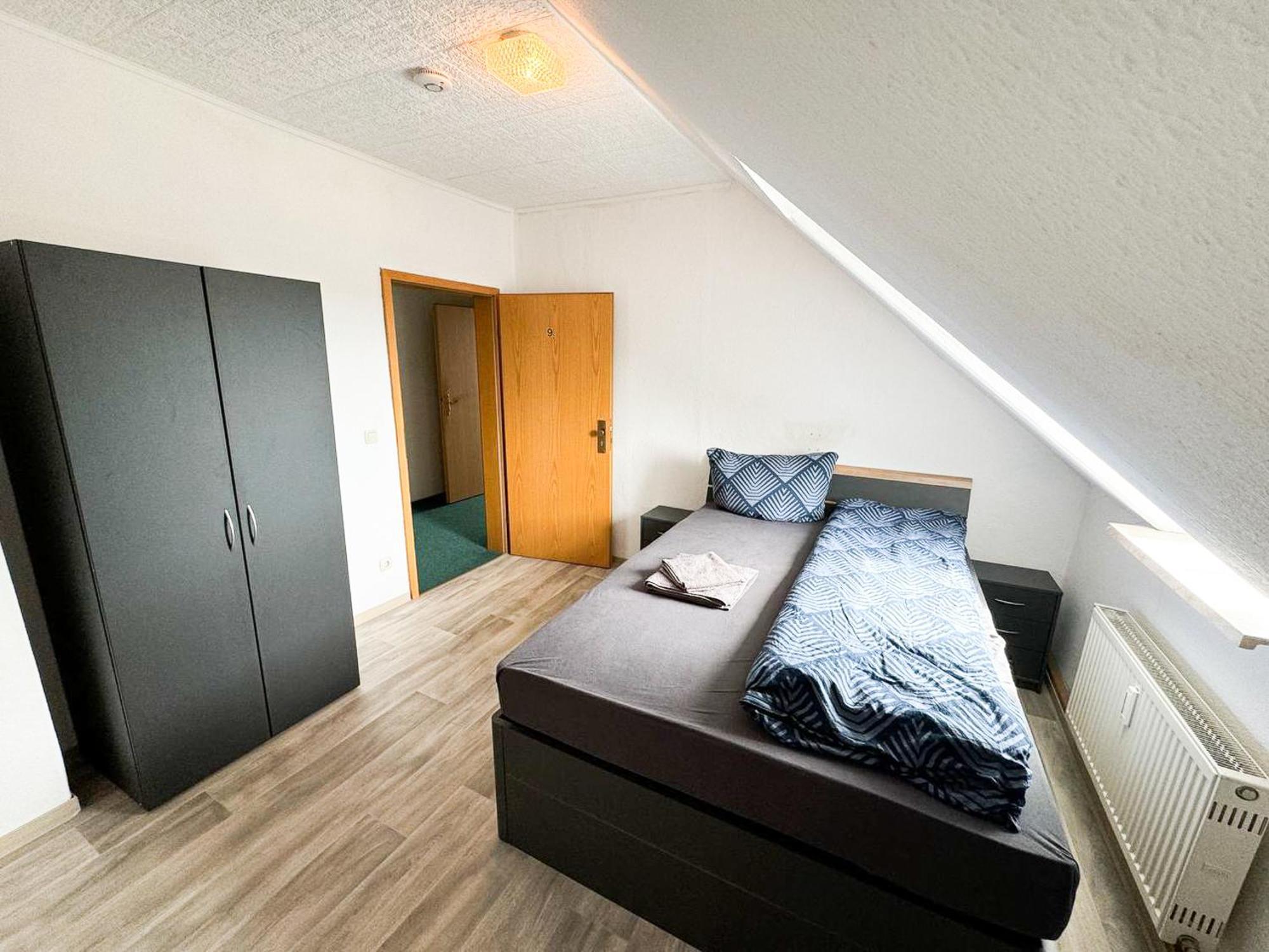 Grosse & Voll Ausgestattete Apartments, Studios, Doppelzimmer, Workspace, Parkplatz, Netflix, Prime & Schnelles Wifi In Ruhiger Lage Mit Garten 루돌슈타트 객실 사진