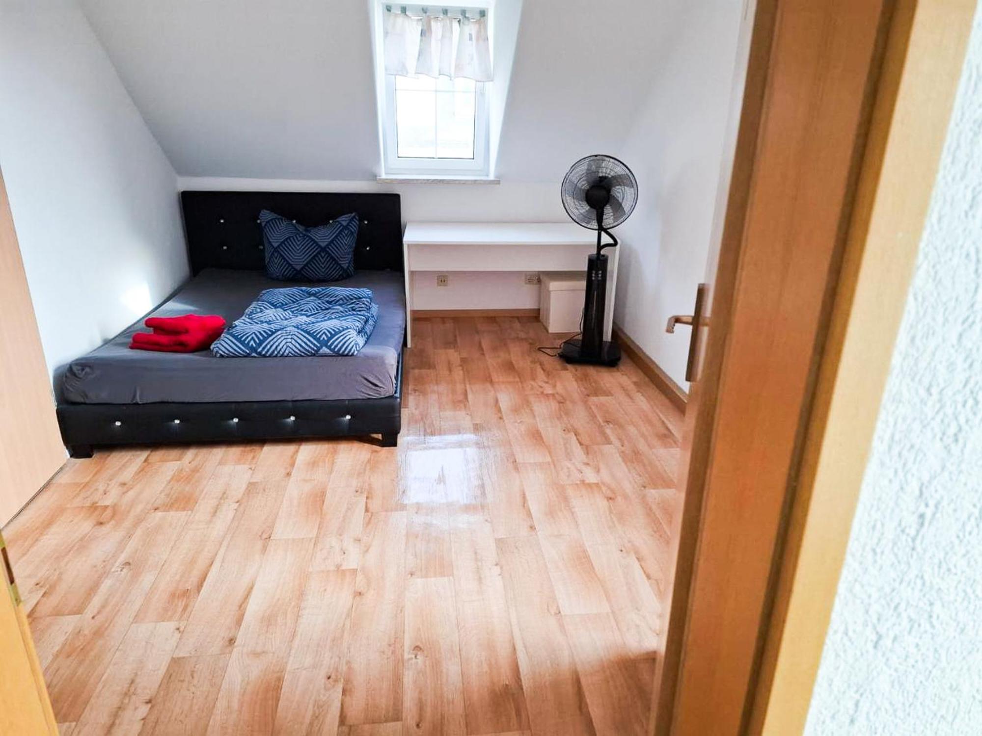 Grosse & Voll Ausgestattete Apartments, Studios, Doppelzimmer, Workspace, Parkplatz, Netflix, Prime & Schnelles Wifi In Ruhiger Lage Mit Garten 루돌슈타트 객실 사진